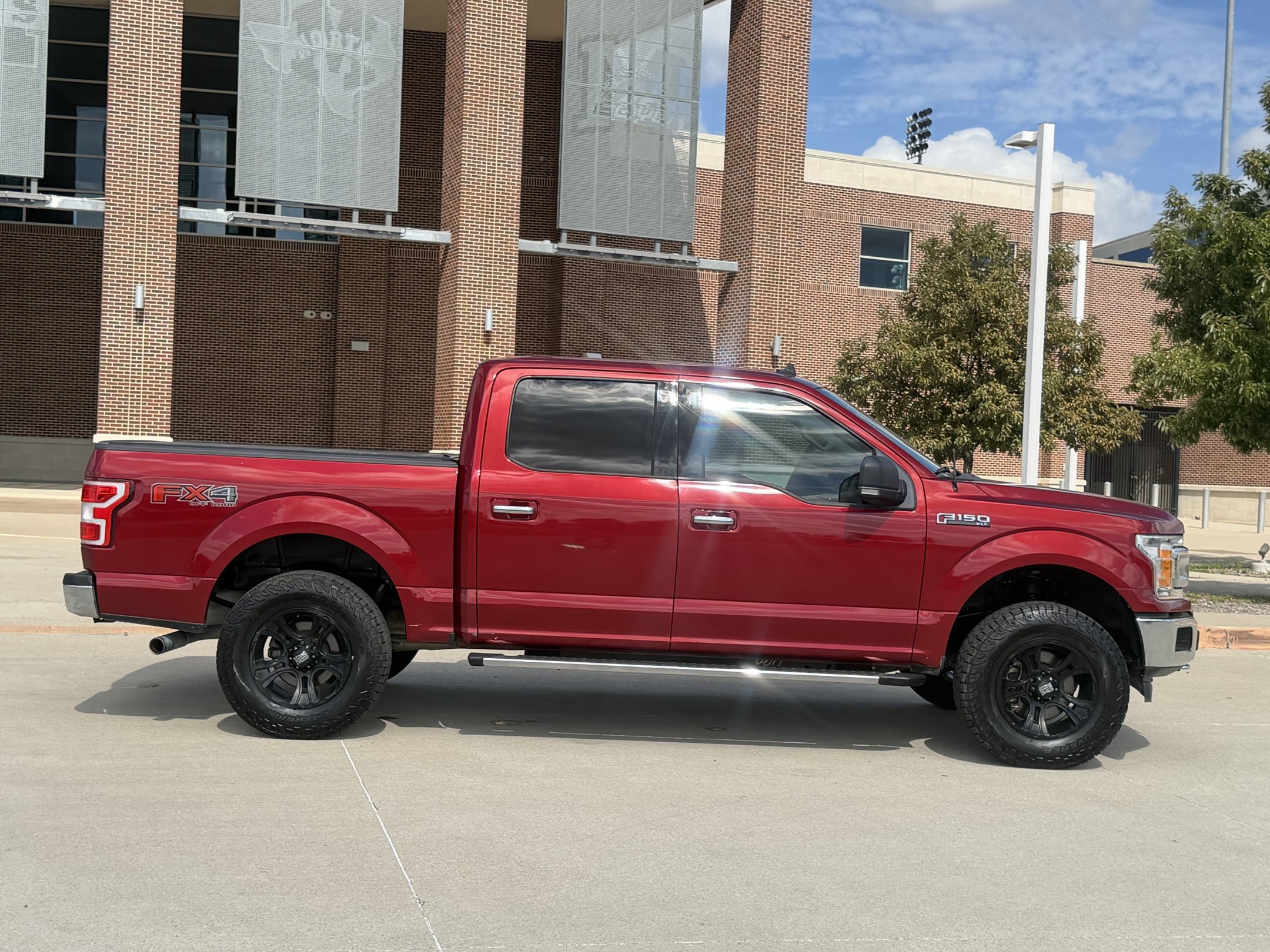 Used 2019 Ford F150 XLT w/ Equipment Group 302A Luxury AWD/4WD image 3
