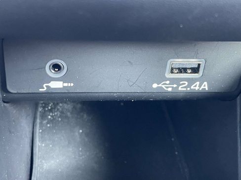 Used 2025 Subaru Outback AWD/4WD image 21