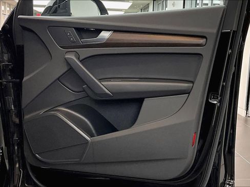 Used 2023 Audi Q5 2.0T Premium w/ Convenience Package image 22