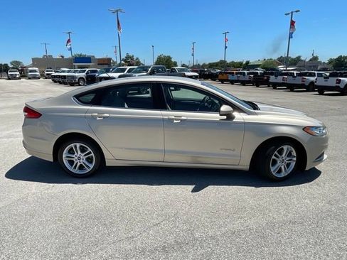 Used 2018 Ford Fusion S FWD image 12