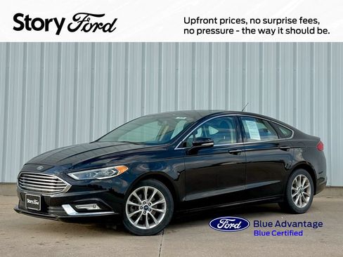 Used 2017 Ford Fusion SE w/ Fusion SE Technology Package FWD image 1
