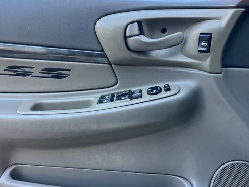 Used 2005 Chevrolet Impala SS w/ Sun And Sound Package image 15