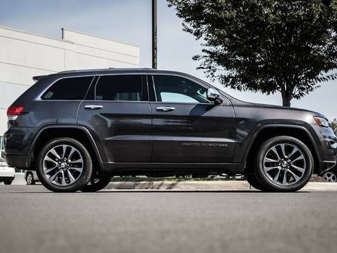 Used 2017 Jeep Grand Cherokee Overland AWD/4WD image 12