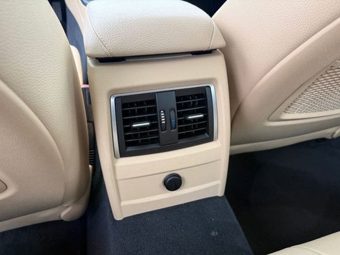 Used 2017 BMW 320i Sedan image 25