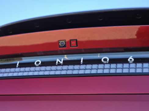 Used 2025 Hyundai Ioniq 6 Limited image 54