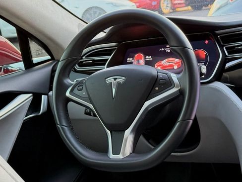 Used 2016 Tesla Model S 70 RWD image 12