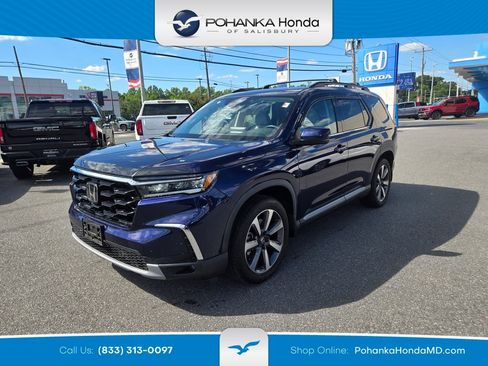 Used 2023 Honda Pilot Touring image 1