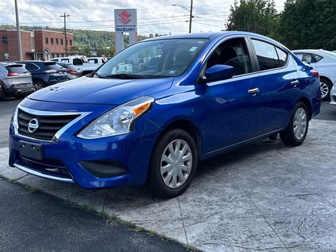 Used 2016 Nissan Versa SV FWD image 5