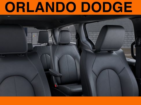 New 2026 Chrysler Pacifica Select image 26
