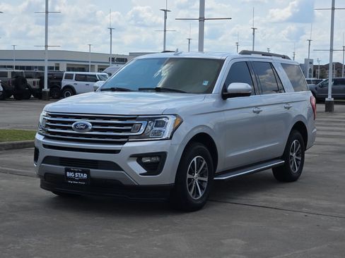 Used 2019 Ford Expedition XLT w/ Equipment Group 202A RWD image 6