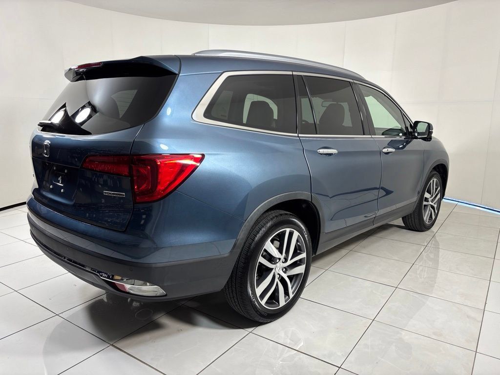 Used 2017 Honda Pilot Touring image 5