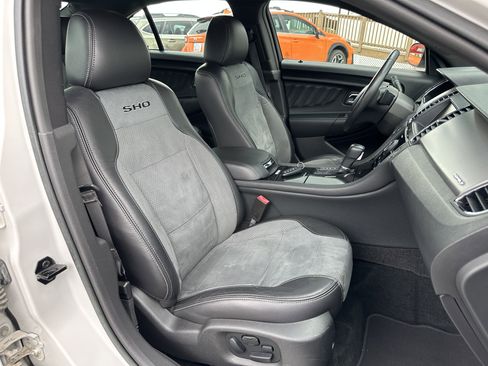 Used 2015 Ford Taurus SHO w/ Equipment Group 401A AWD/4WD image 10