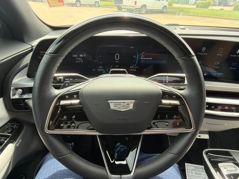 Used 2024 Cadillac Lyriq Luxury w/ LPO, Floor Liner Package AWD/4WD image 13