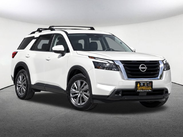Used 2024 Nissan Pathfinder SV w/ Cargo Package AWD/4WD image 2