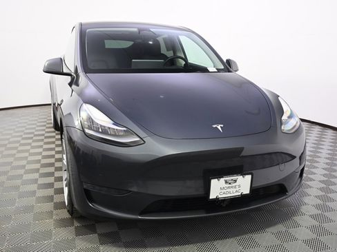 Used 2022 Tesla Model Y Long Range image 9