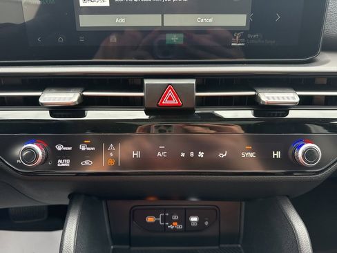 New 2026 Kia Sportage EX w/ EX Panorama Roof Package image 38