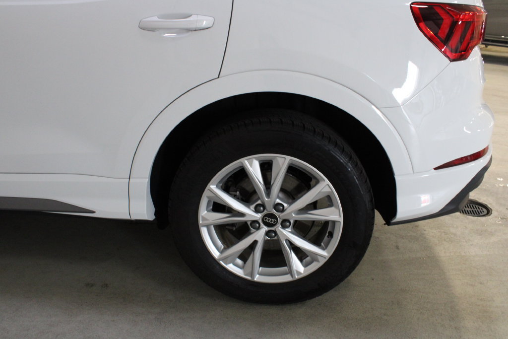 Used 2024 Audi Q3 2.0T Premium w/ Convenience Package AWD/4WD image 29