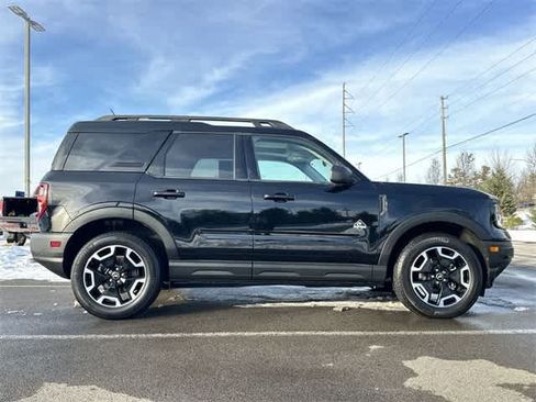 Used 2023 Ford Bronco Sport Outer Banks w/ Tech Package image 3