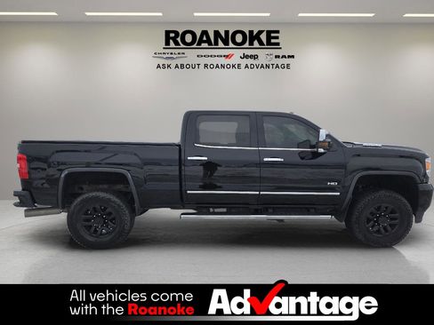 Used 2017 GMC Sierra 2500 Denali w/ Duramax Plus Package image 8