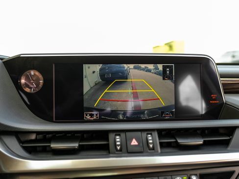 Used 2020 Lexus ES 300h w/ Premium Package FWD image 22
