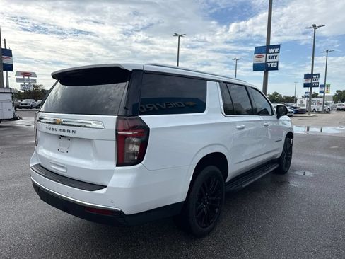 Used 2023 Chevrolet Suburban LS RWD image 6