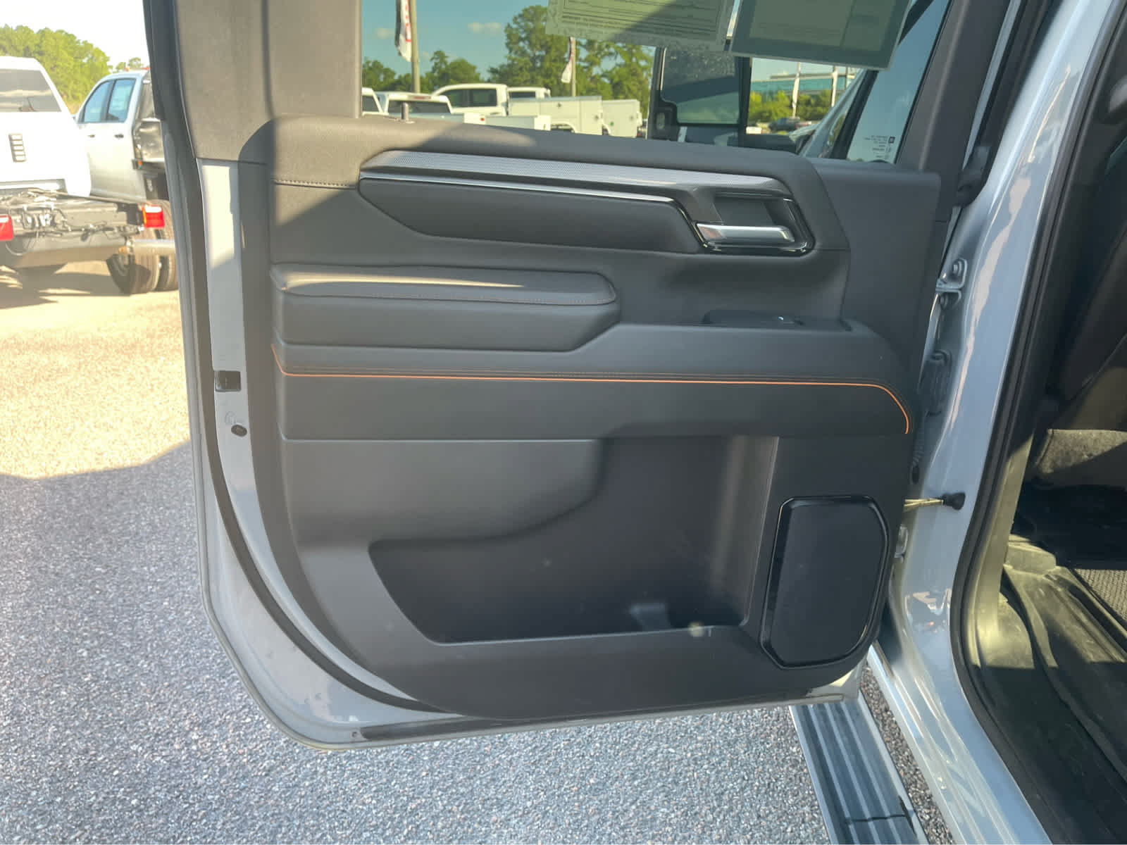 Used 2024 GMC Sierra 2500 AT4 w/ AT4 Premium Plus Package AWD/4WD image 19