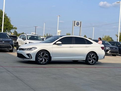 New 2026 Volkswagen Jetta SEL FWD image 2