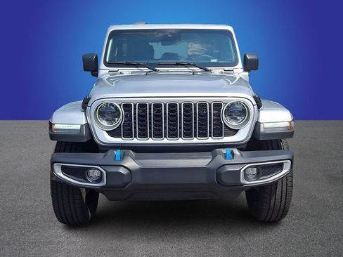 Used 2024 Jeep Wrangler Unlimited Sahara AWD/4WD image 2