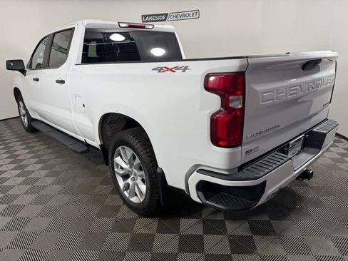 Used 2019 Chevrolet Silverado 1500 Custom w/ Custom Value Package AWD/4WD image 4