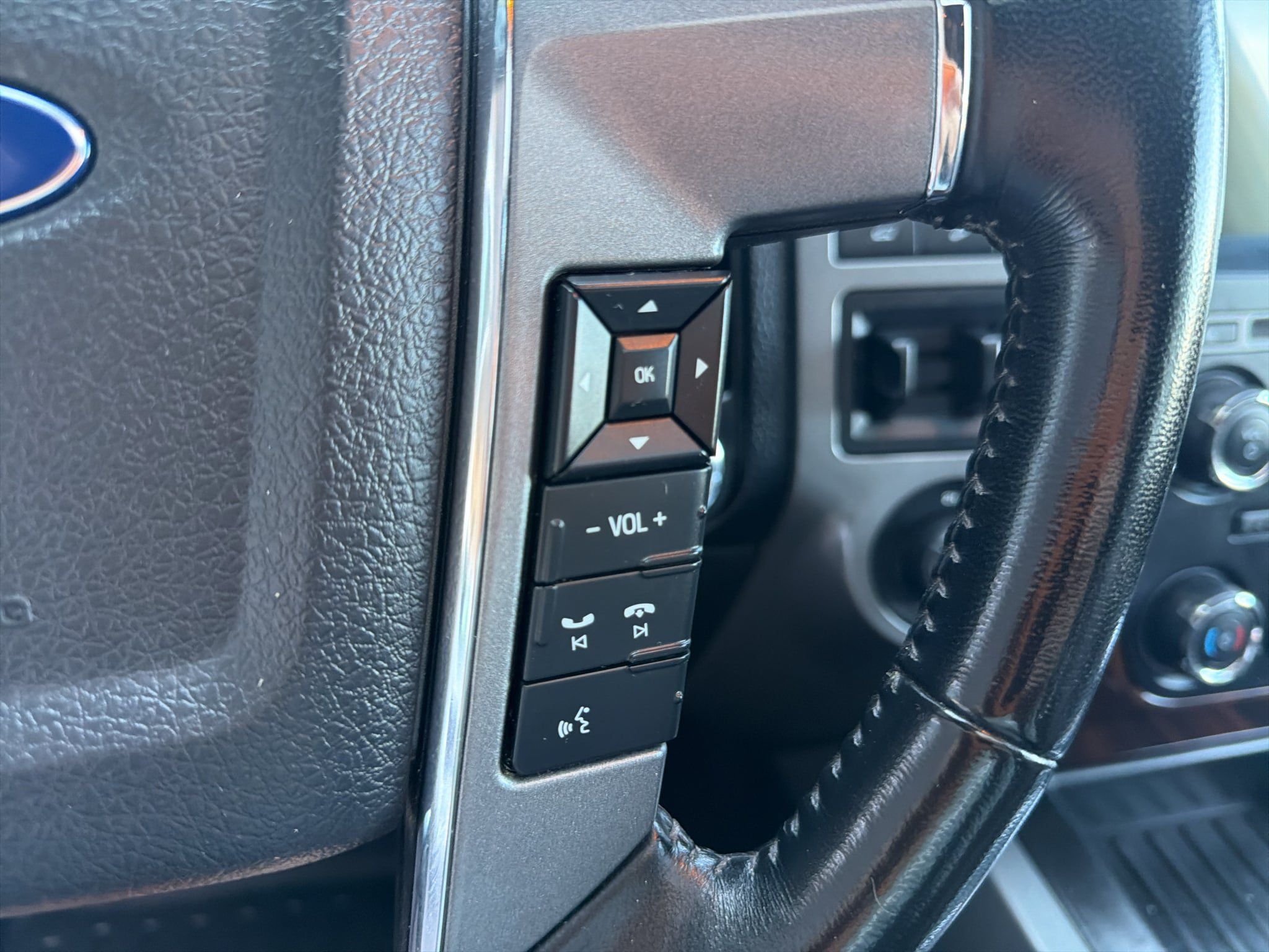 Used 2016 Ford Expedition Platinum AWD/4WD image 27