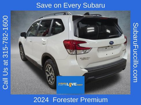 Used 2024 Subaru Forester Premium image 8