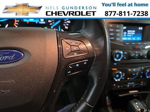 Used 2017 Ford Explorer XLT image 24