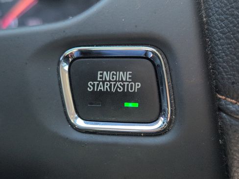 Used 2022 GMC Acadia AT4 image 17