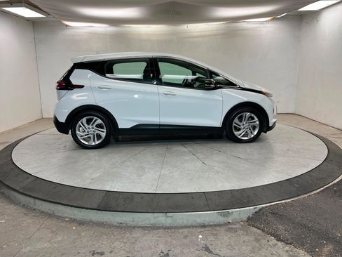 Used 2022 Chevrolet Bolt LT image 7