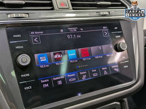 Used 2022 Volkswagen Tiguan SE AWD/4WD image 12