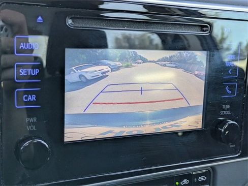 Used 2017 Toyota Corolla L image 23