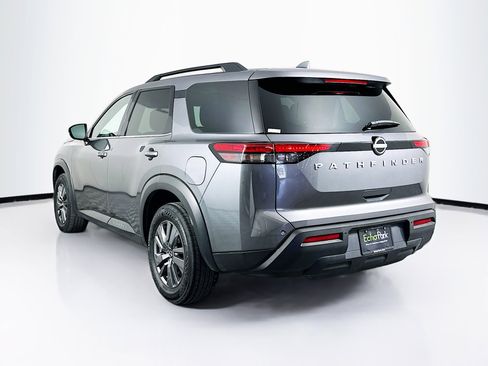 Used 2025 Nissan Pathfinder SV FWD image 5