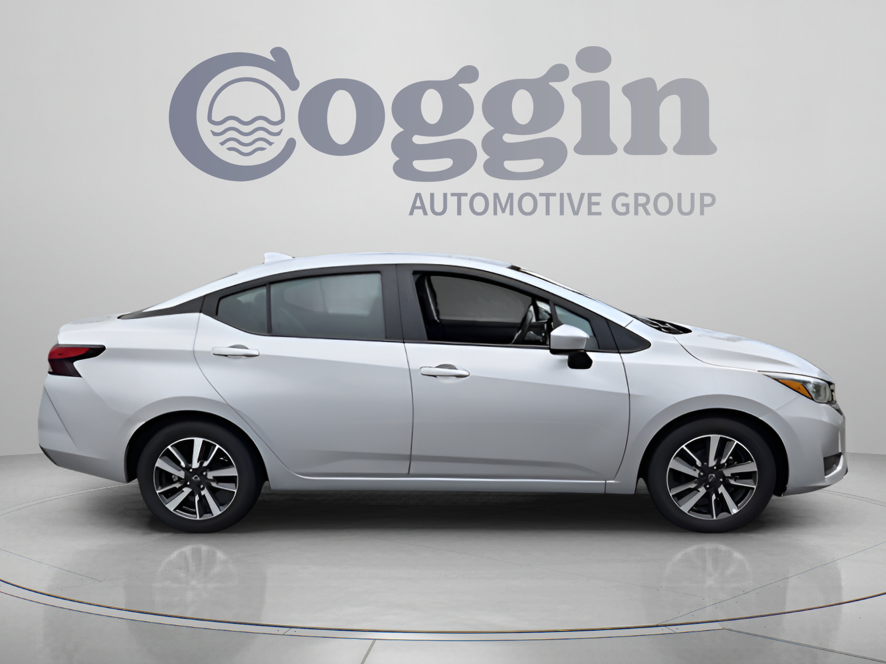 Used 2025 Nissan Versa SV FWD image 6