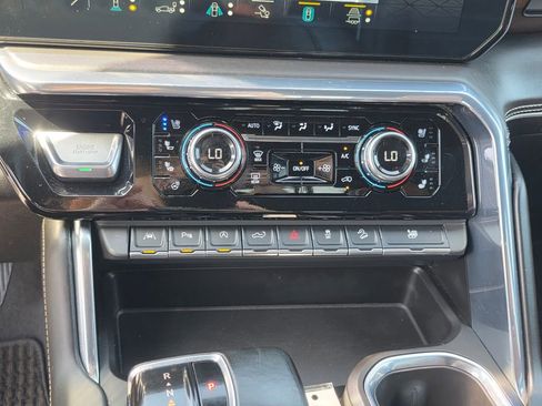 Used 2023 GMC Sierra 1500 Denali Ultimate AWD/4WD image 24
