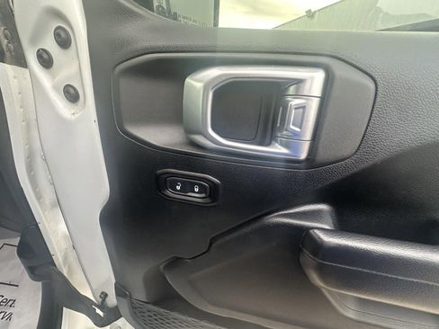 Used 2020 Jeep Gladiator Sport w/ Quick Order Package 24S image 39