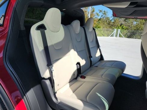 Used 2022 Tesla Model X image 22