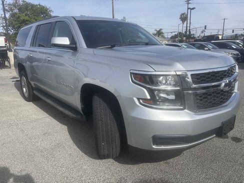 Used 2015 Chevrolet Suburban LT image 4