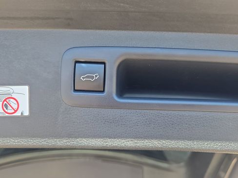 Used 2025 Toyota Highlander LE image 13