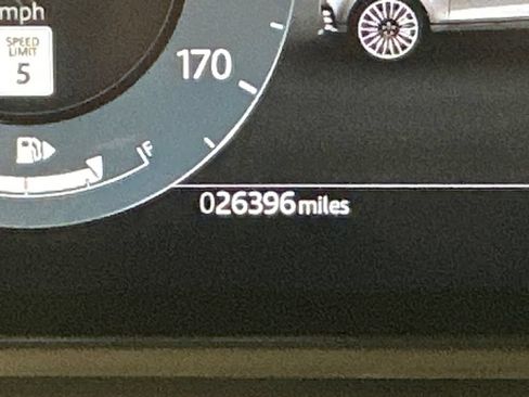 Used 2025 Land Rover Range Rover Velar S AWD/4WD image 4