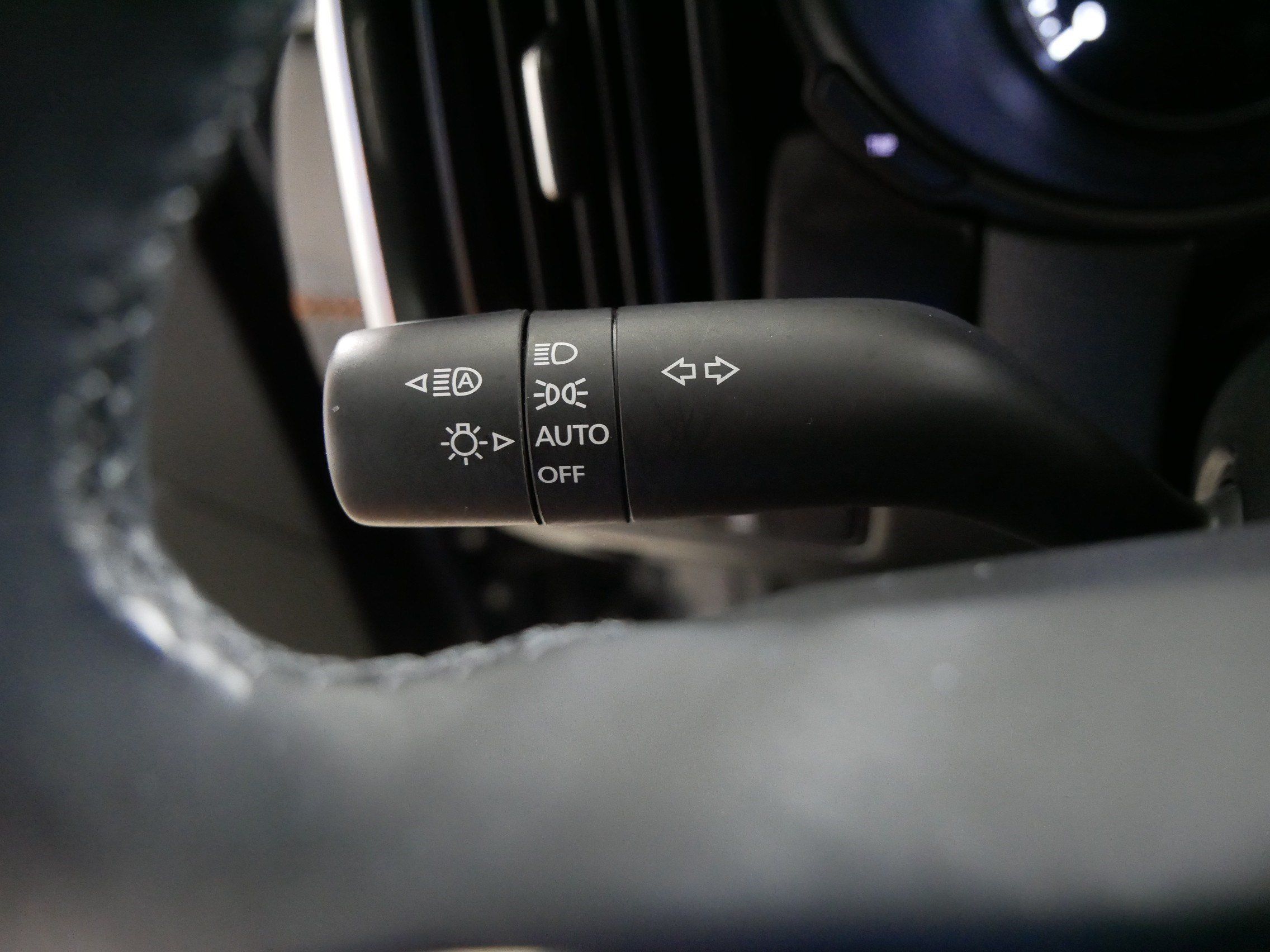 Used 2025 MAZDA CX-50 AWD 2.5 S w/ Premium Plus Pkg image 32