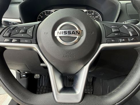 Used 2021 Nissan Altima 2.5 SV FWD image 14