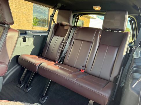 Used 2016 Ford Expedition EL Platinum image 29