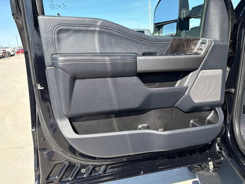 Used 2025 Ford F250 Lariat w/ Lariat Ultimate Package AWD/4WD image 13