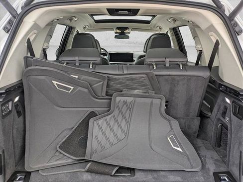 Used 2024 BMW X7 xDrive40i w/ Premium Package image 6