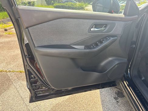 Used 2023 Nissan Rogue SV FWD image 10